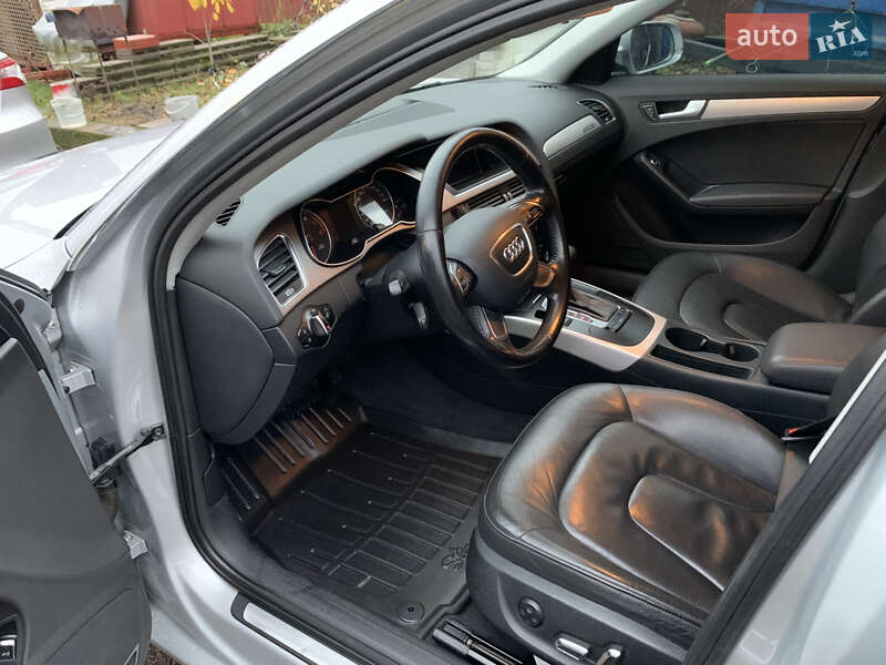 Седан Audi A4 2013 в Коростене