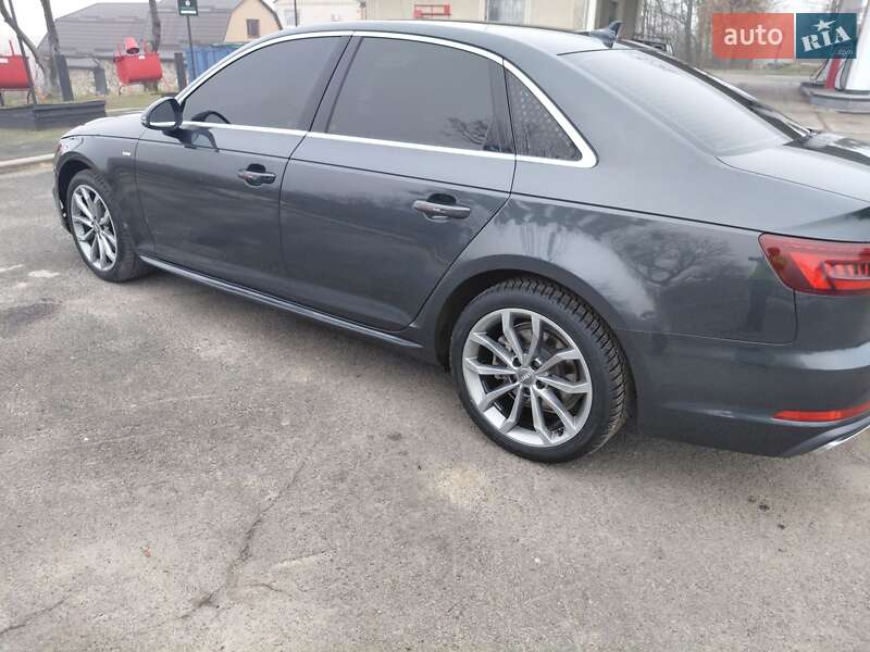 Седан Audi A4 2019 в Шпикові