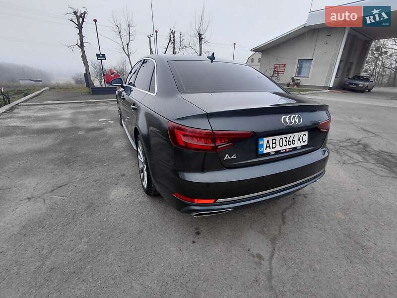 Седан Audi A4 2019 в Шпикові