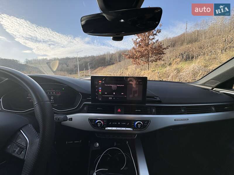 Седан Audi A4 2022 в Львові