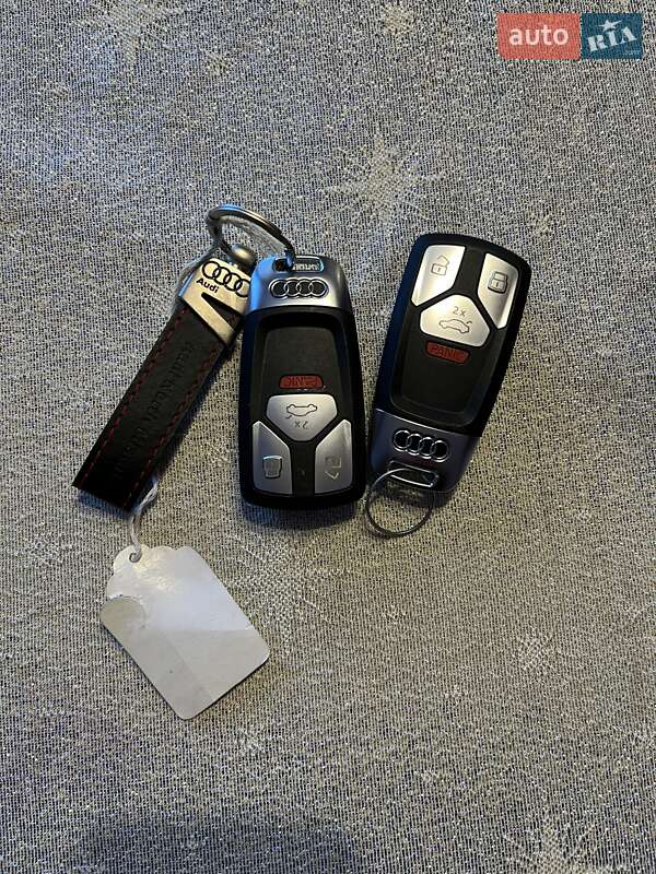 Седан Audi A4 2022 в Львові