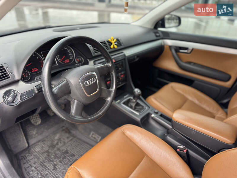Седан Audi A4 2005 в Звягеле