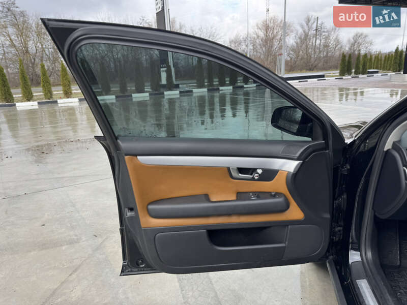 Седан Audi A4 2005 в Звягеле