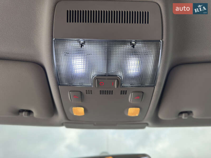 Седан Audi A4 2005 в Звягеле