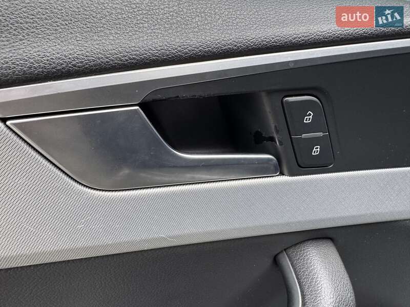 Седан Audi A4 2017 в Києві