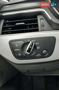 Седан Audi A4 2016 в Львове