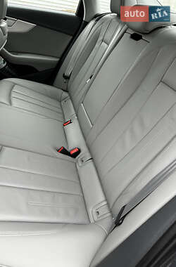 Седан Audi A4 2016 в Львове