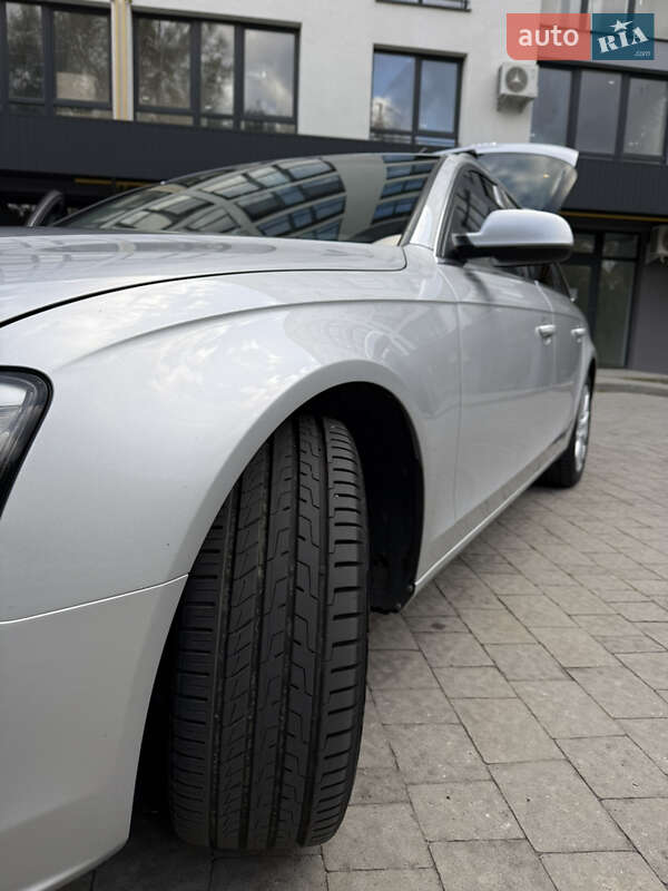 Универсал Audi A4 2012 в Новояворовске