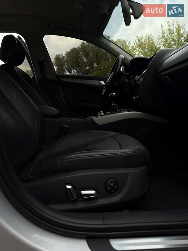 Универсал Audi A4 2012 в Новояворовске