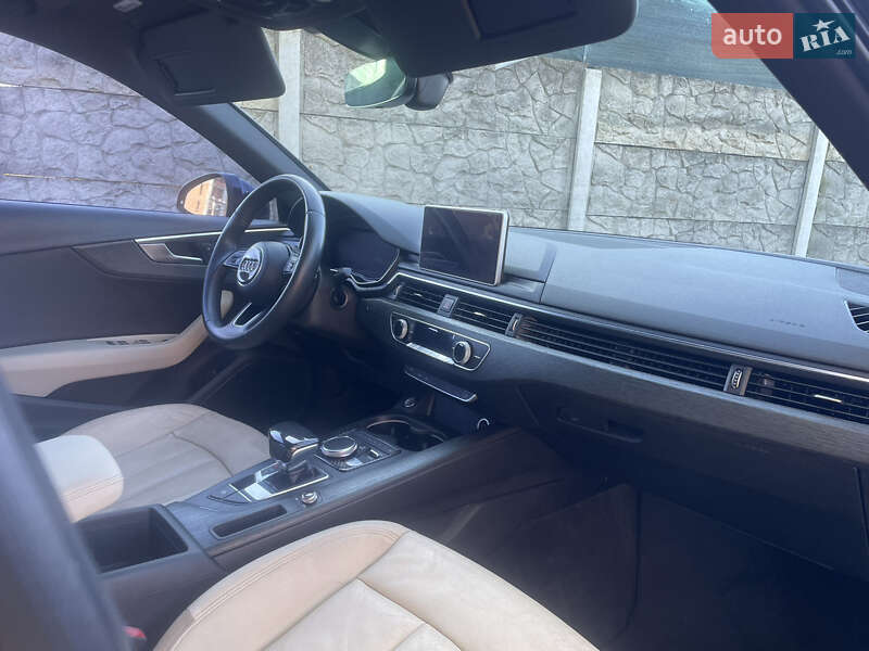 Седан Audi A4 2016 в Яворове