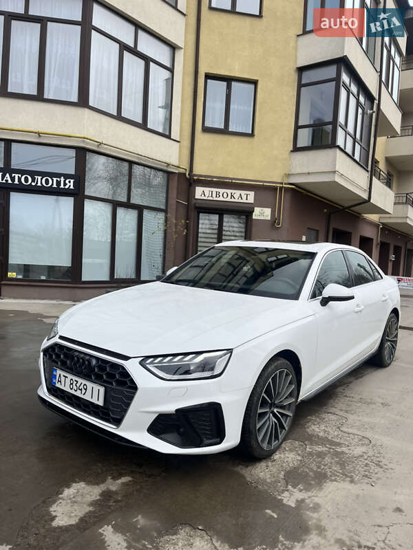 Седан Audi A4 2021 в Ивано-Франковске