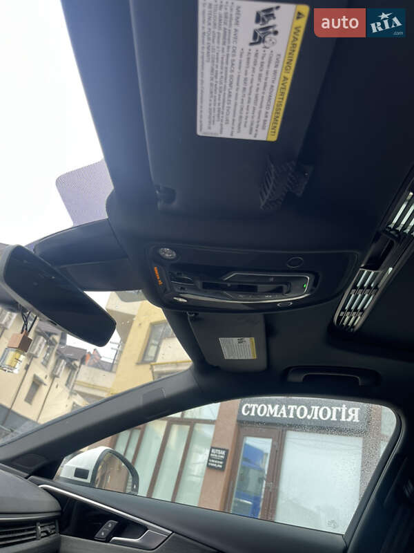 Седан Audi A4 2021 в Ивано-Франковске