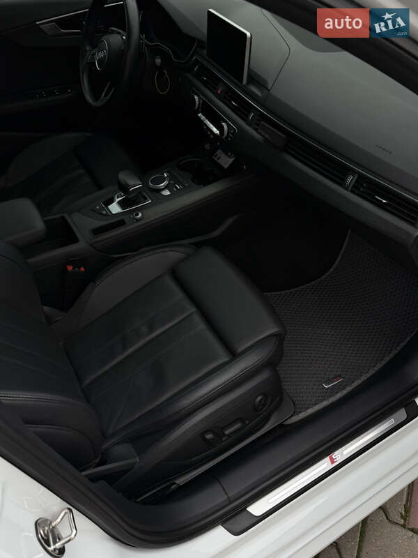 Седан Audi A4 2018 в Одесі