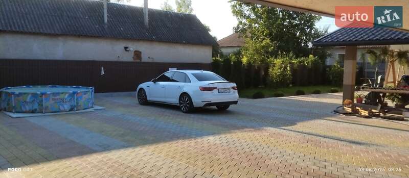 Седан Audi A4 2017 в Мукачевому