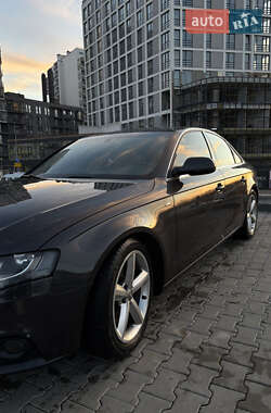 Седан Audi A4 2010 в Львове