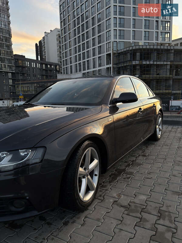 Седан Audi A4 2010 в Львові