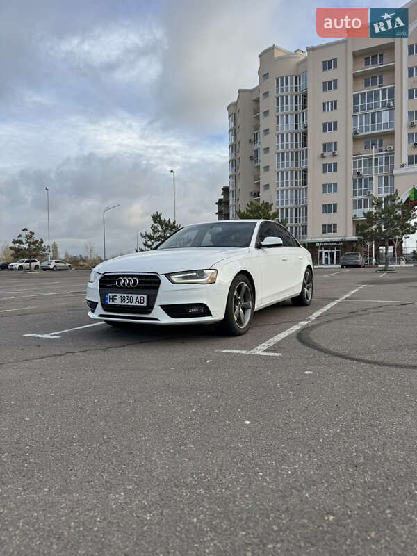Седан Audi A4 2013 в Николаеве