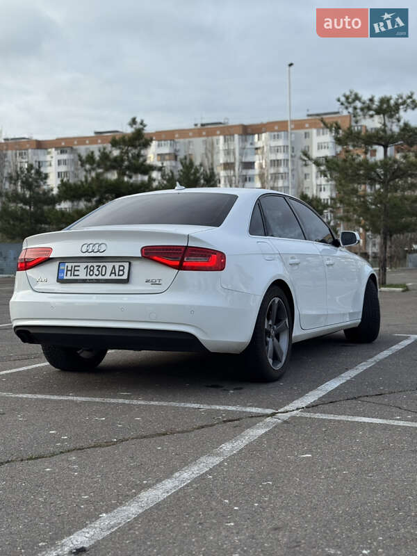 Седан Audi A4 2013 в Николаеве