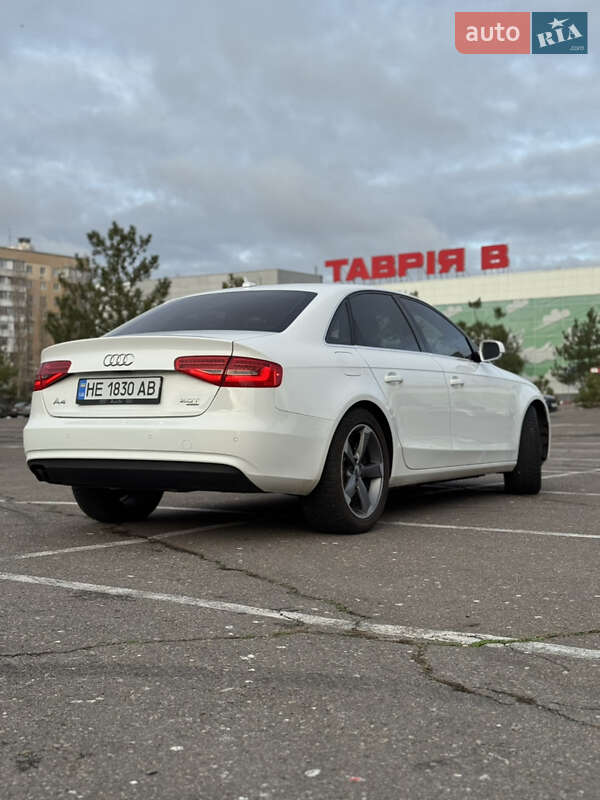 Седан Audi A4 2013 в Николаеве