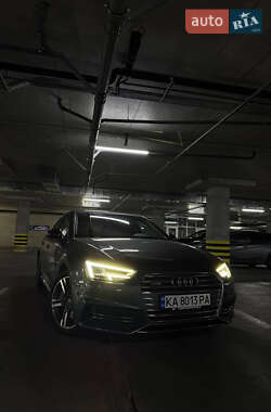 Седан Audi A4 2016 в Львове