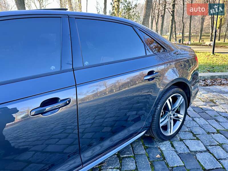 Седан Audi A4 2018 в Киеве