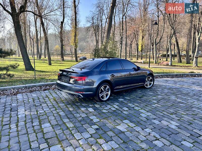 Седан Audi A4 2018 в Киеве