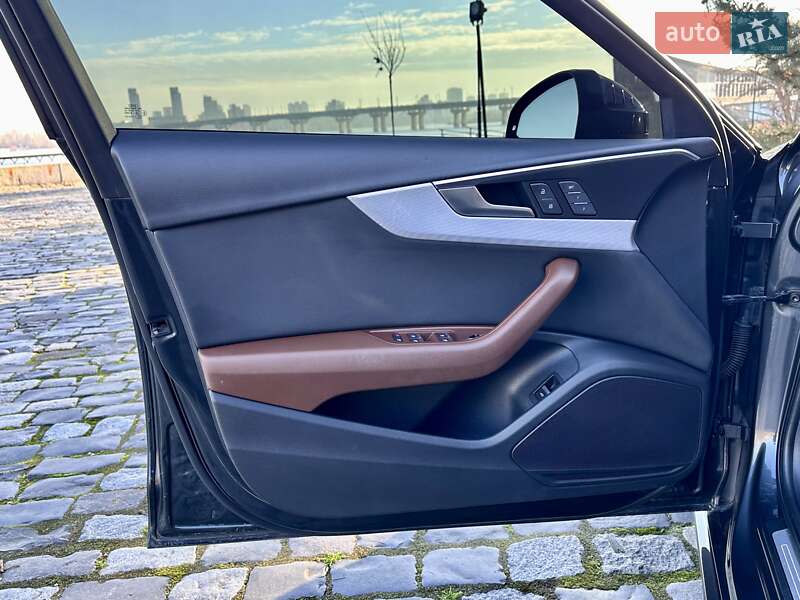 Седан Audi A4 2018 в Киеве