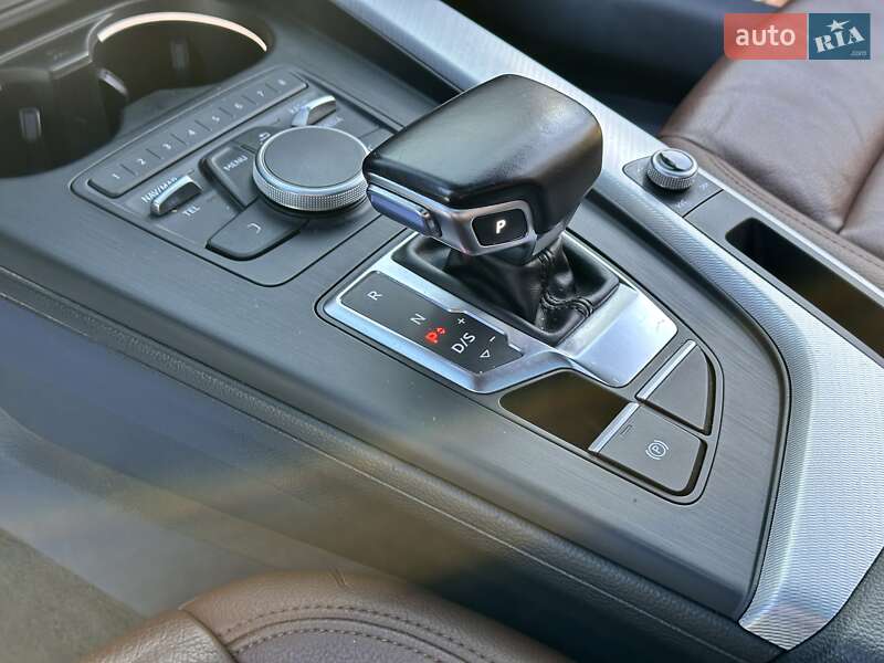 Седан Audi A4 2018 в Киеве