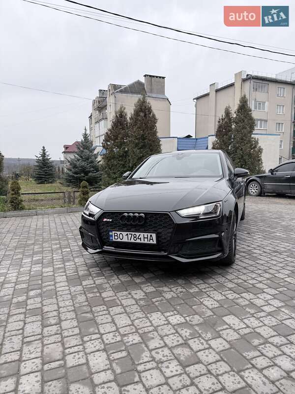 Седан Audi A4 2019 в Тернополе