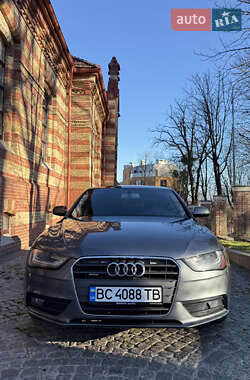 Седан Audi A4 2012 в Львове