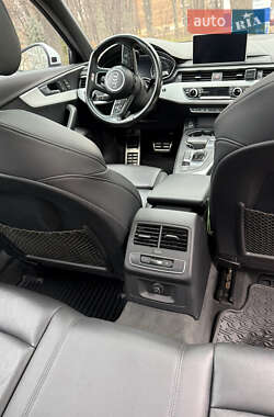 Седан Audi A4 2016 в Киеве