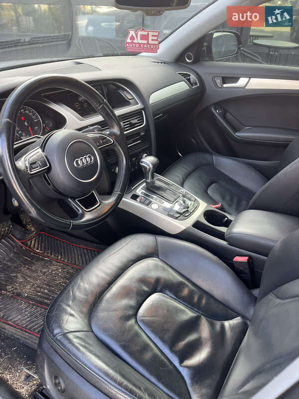 Седан Audi A4 2015 в Львові