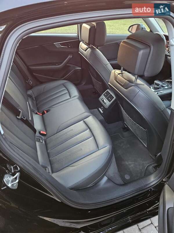 Седан Audi A4 2018 в Киеве