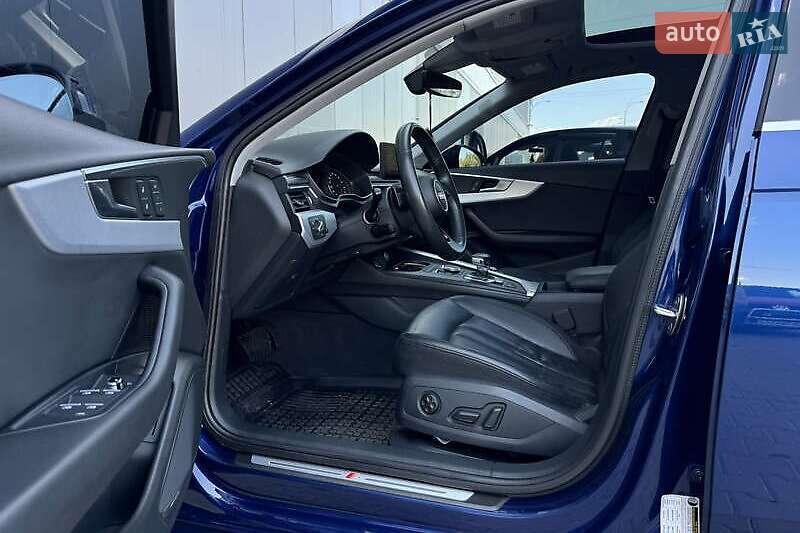 Седан Audi A4 2017 в Львове