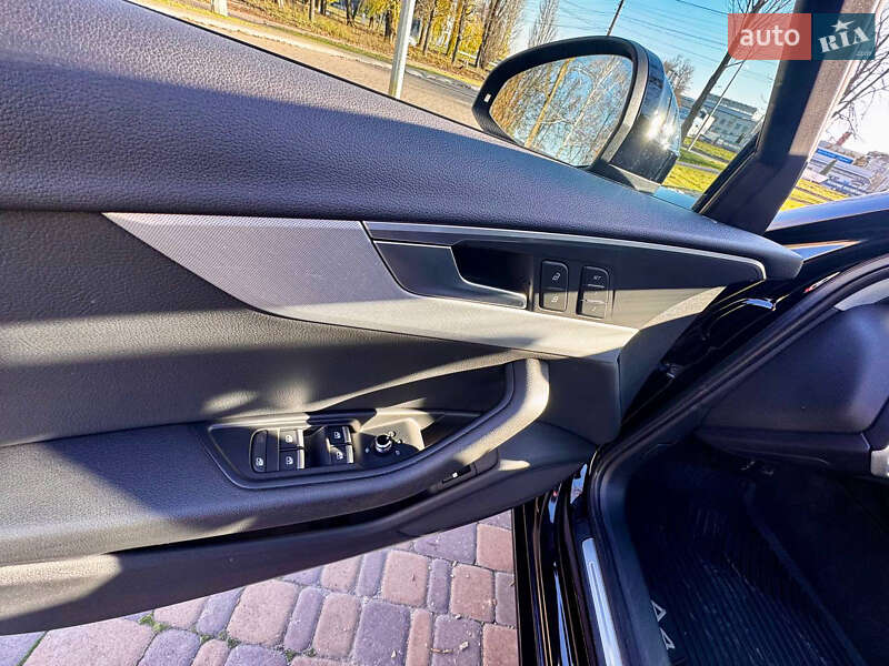 Седан Audi A4 2016 в Киеве фото 36 Седан Audi A4 2016 в Киеве