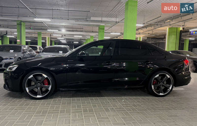 Седан Audi A4 2022 в Киеве