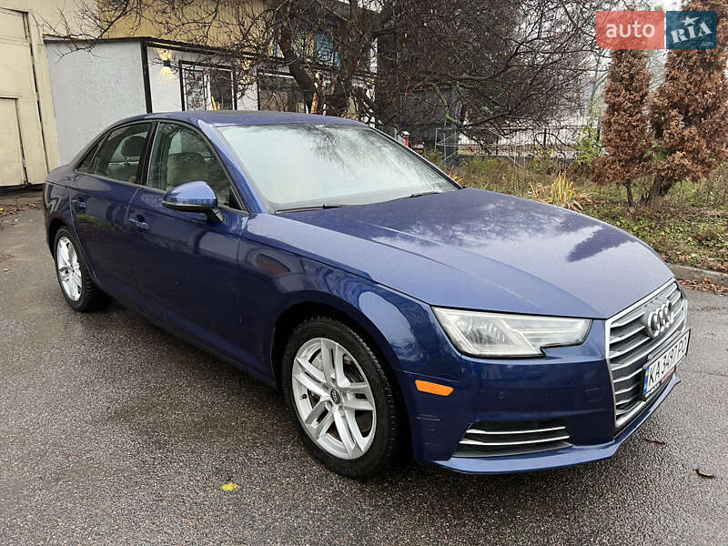 Седан Audi A4 2016 в Киеве