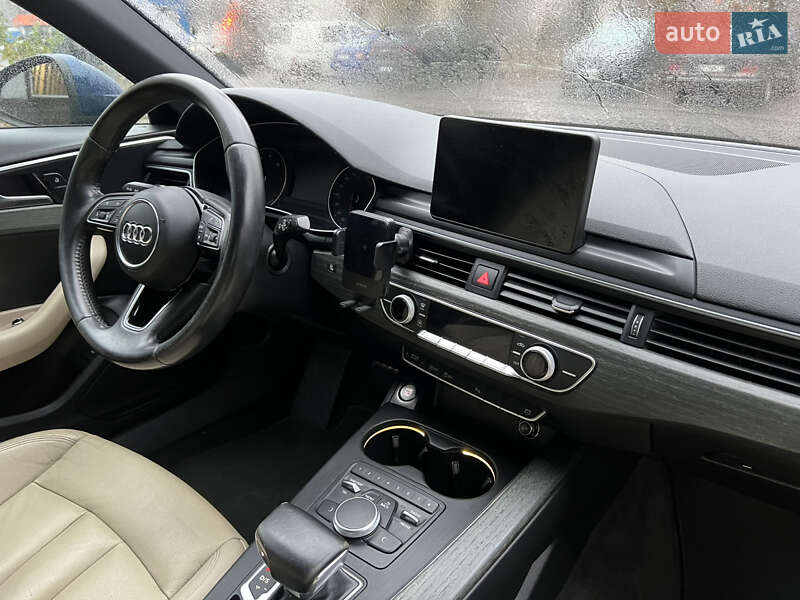 Седан Audi A4 2016 в Киеве
