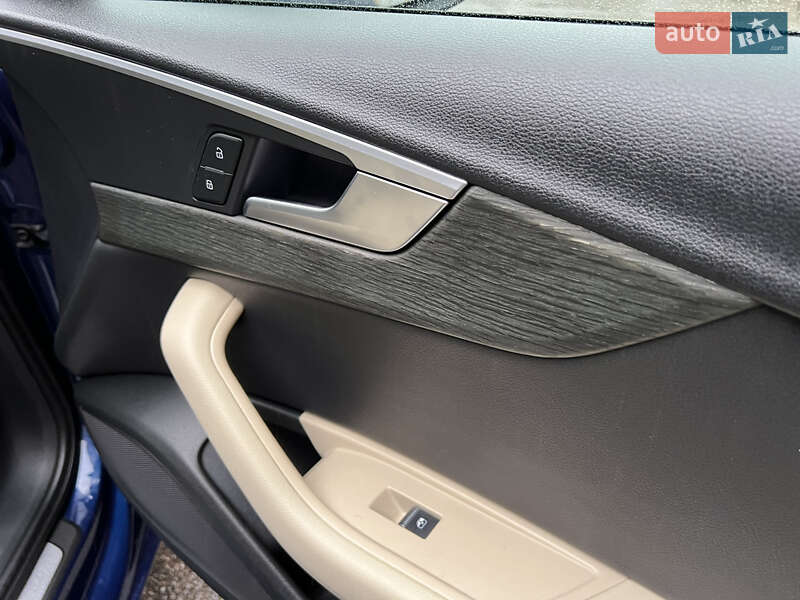 Седан Audi A4 2016 в Киеве