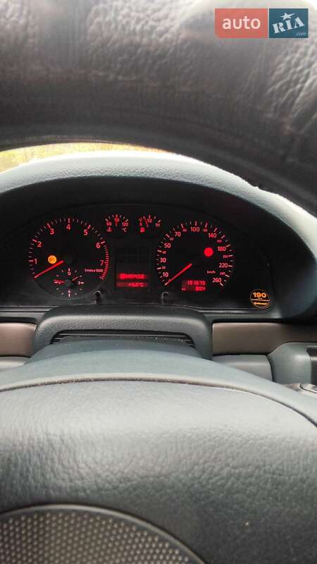 Седан Audi A4 1999 в Глевахе