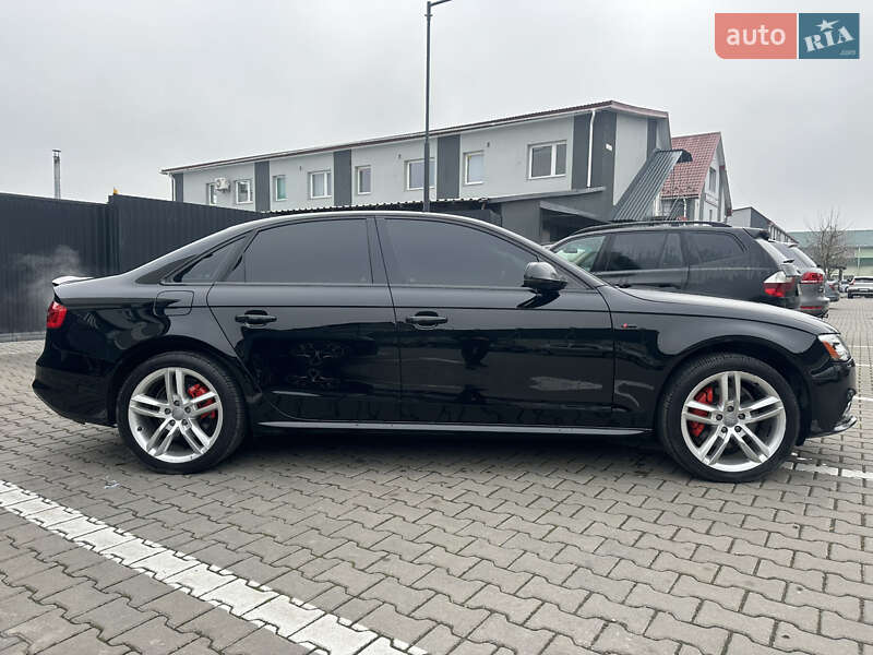 Седан Audi A4 2015 в Ивано-Франковске