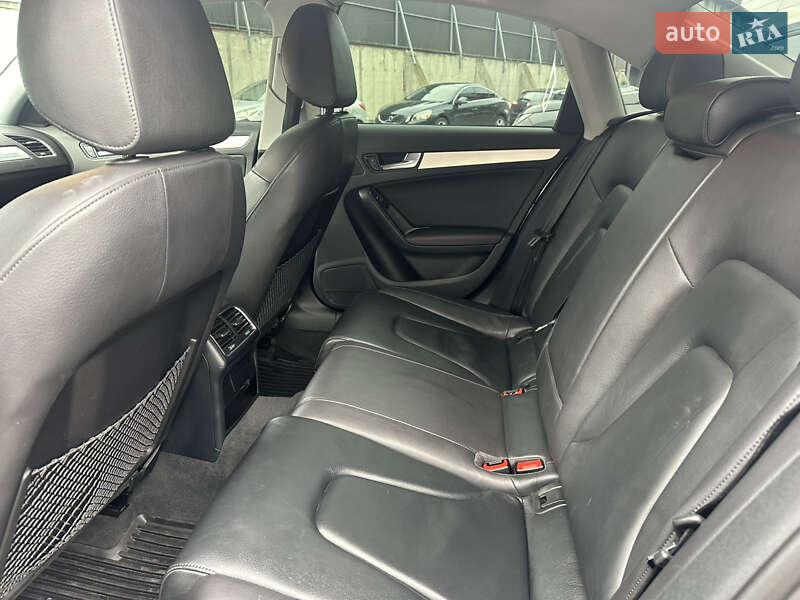 Седан Audi A4 2015 в Ивано-Франковске