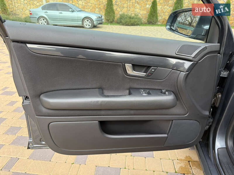 Седан Audi A4 2004 в Могилев-Подольске