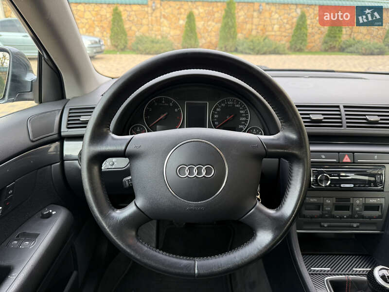 Седан Audi A4 2004 в Могилев-Подольске