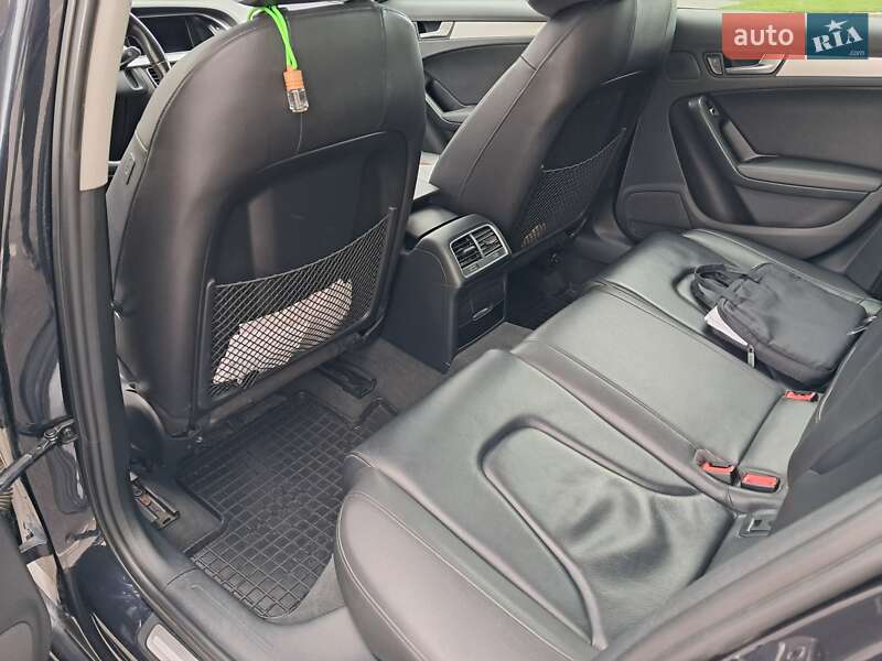 Седан Audi A4 2015 в Умани