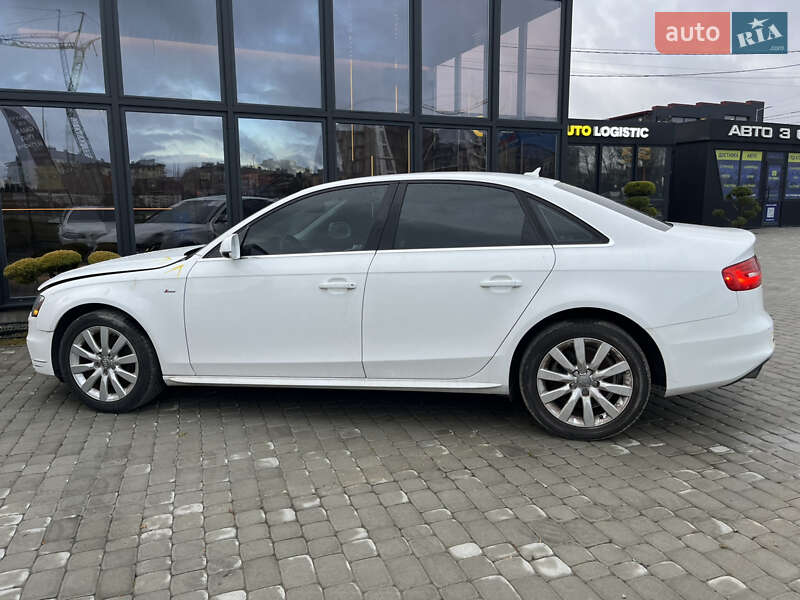 Седан Audi A4 2015 в Львові
