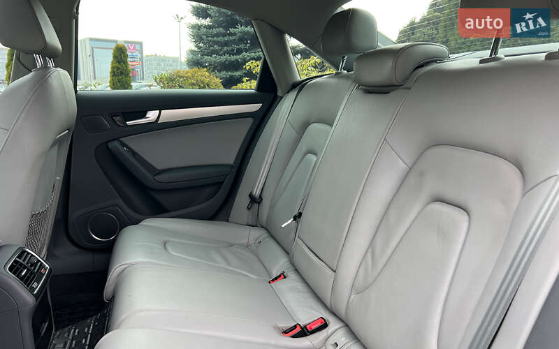 Седан Audi A4 2013 в Львові