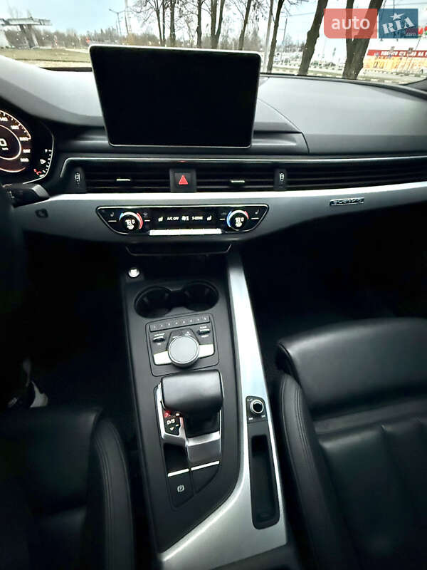 Седан Audi A4 2019 в Харкові