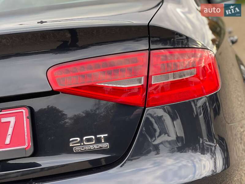 Седан Audi A4 2015 в Стрию