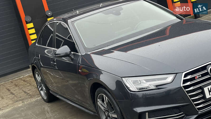 Седан Audi A4 2016 в Львове